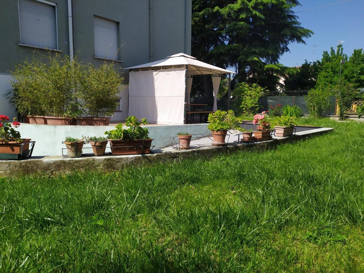Casa Vacanze I Giardini Di Marzo San Giorgio di Mantova ภายนอก รูปภาพ